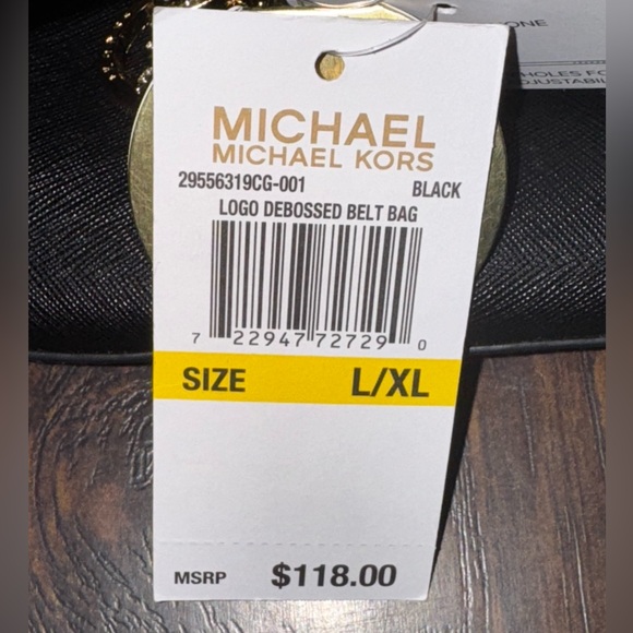 Michael Kors Black Belt Bag with Sleek Design - Picture 6 of 9